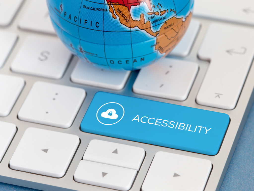Afbeelding toetsenbord met speciale "accessibility" knop en de wereldbol, die de wereldwijde online toegankelijkheid uitbeelden